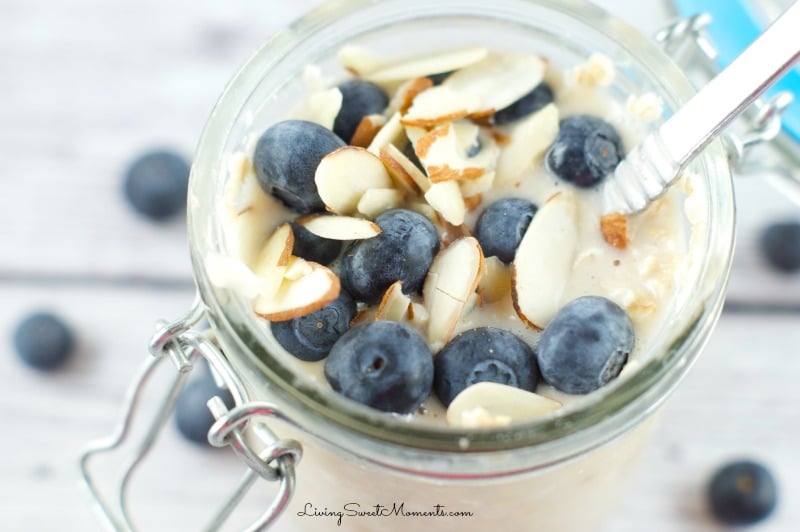 overnight oatmeal in a jar recipe - easy, simple and takes literally seconds to prepare. It tastes even better than regular oatmeal.