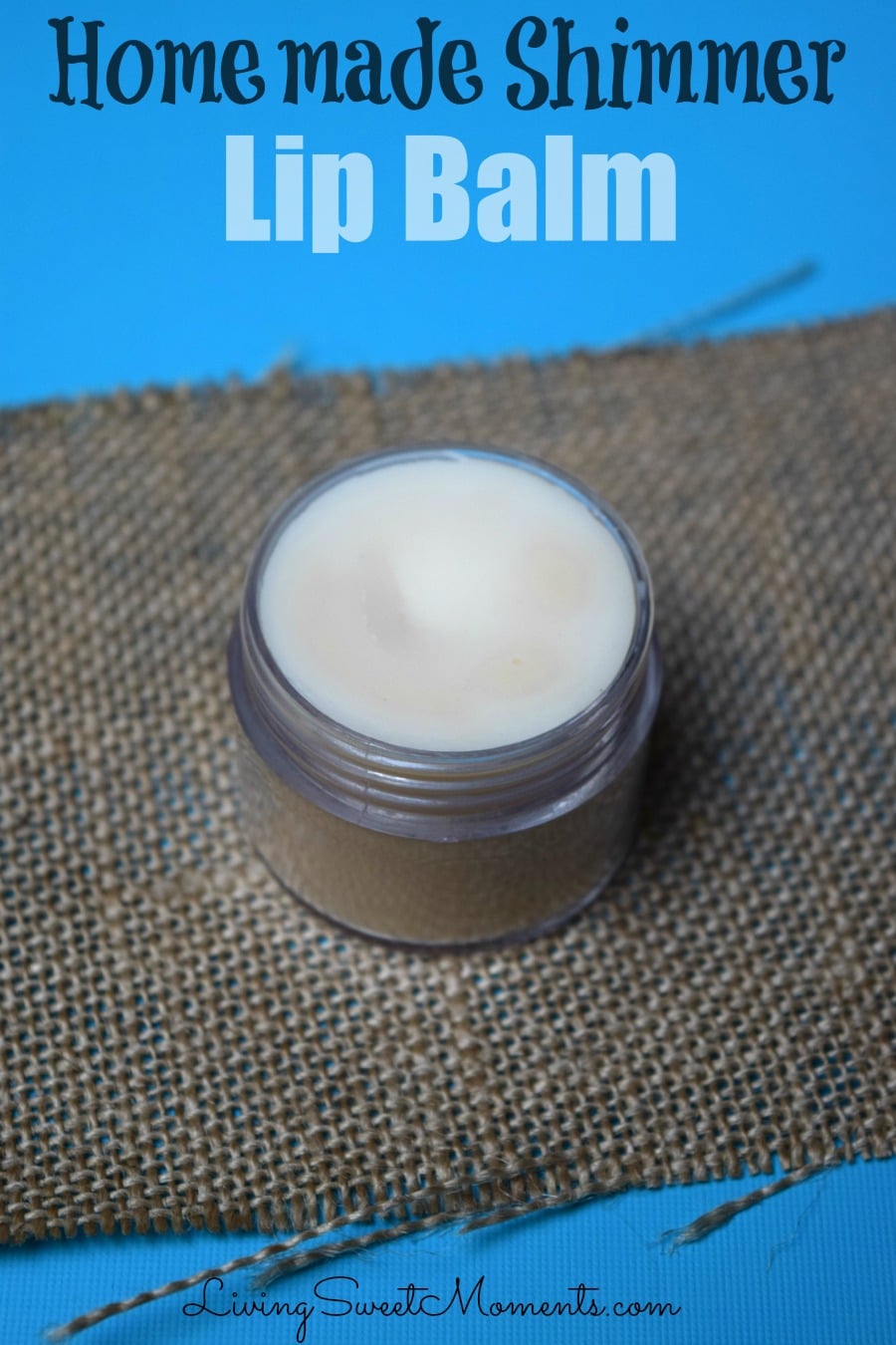 Homemade Lip Balm - Very easy to make and only requires 3 ingredients: coconut oil, beeswax and eye shadow for a shimmering effect. Perfect DIY Gift Idea. 