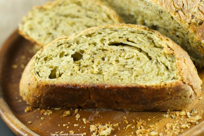 no knead pesto bread: this crusty pesto bread is easy to make and full of delicious pesto flavor. It requires no kneading and is baked in a dutch pan. Yummy