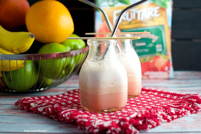 Mango Strawberry Smoothie: delicious fruit smoothie made with frozen fruit bars, fresh fruit and milk. Perfect for the lunchbox or as an afternoon snack.