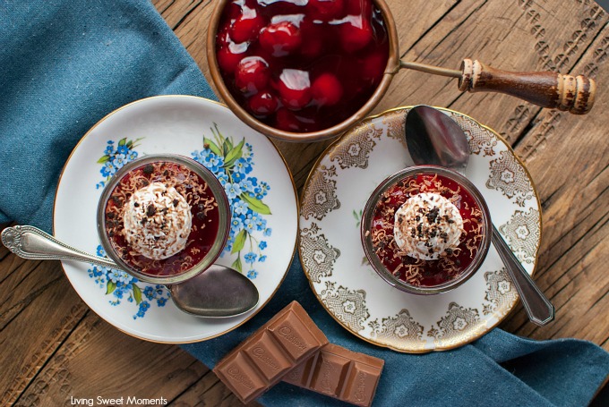 Baby Black Forest Parfaits - these easy 5 ingredient no bake desserts are delicious & perfect to make for the Holidays or any celebration. Yummy oreo crust!