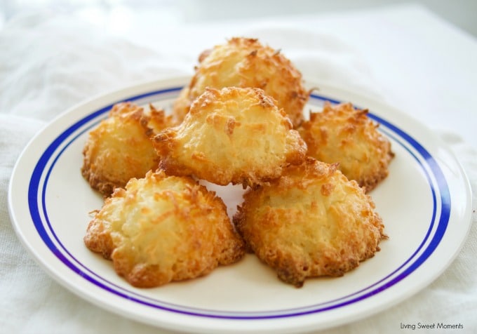 These 3 ingredient coconut macaroons cookies are gluten-free, easy to make and delicious. The perfect dessert for Passover or any other Holiday. Yummy! 