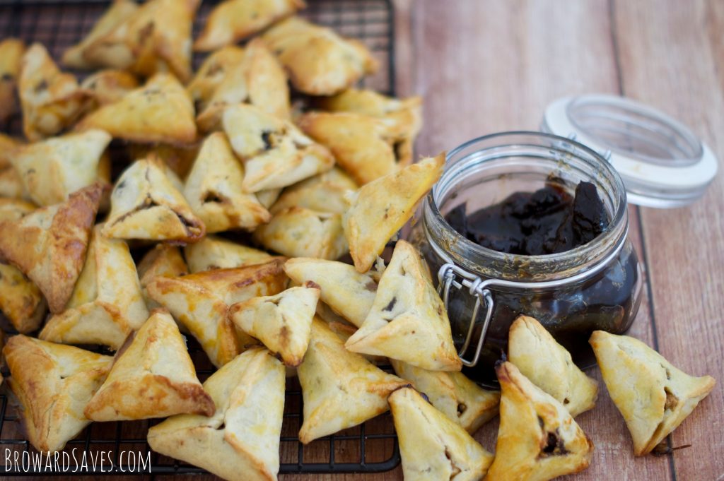 This hamantashen cookie recipe is to die for! Made with homemade Jam and walnuts. Try this for your next holiday and your guest will surely be pleased.