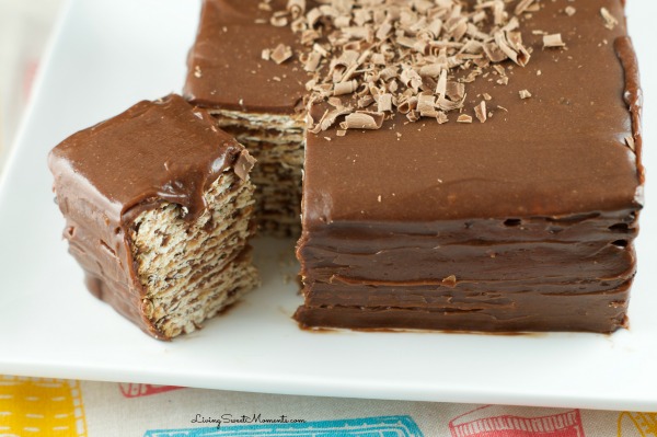 Icebox matzo cake recipe - Easy no bake dessert to serve during Passover Seder. Combine layers or matzos dipped in wine and top with a creamy chocolate icing.