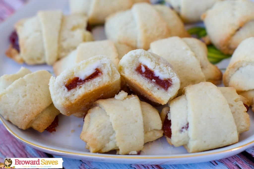 These Guava and Cheese Rugelach Cookies Recipe is so simple and so delicious! Delight your guests with this cookies with tea or dessert. Yummy! 