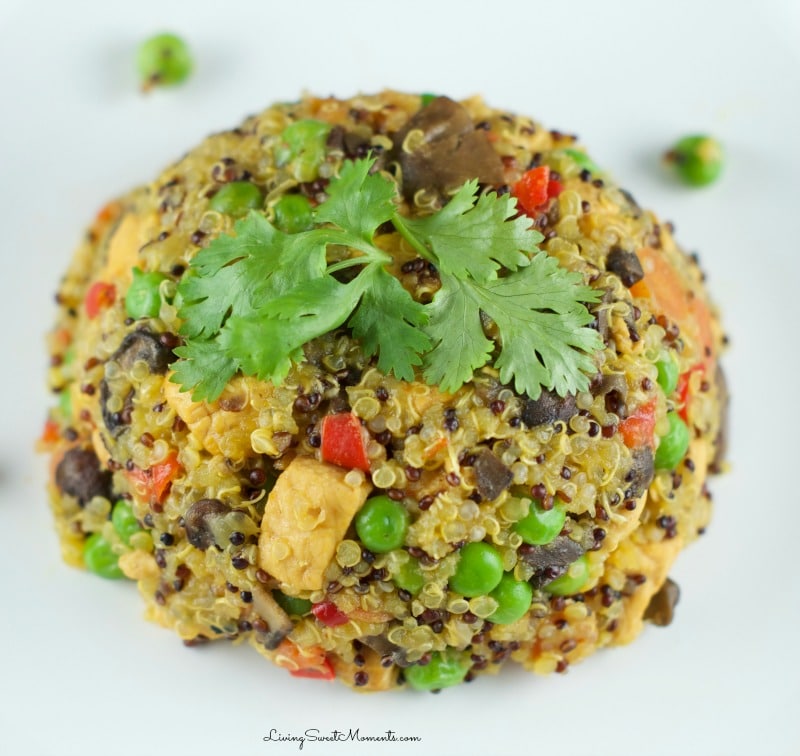This delicious Quinoa Arroz con Pollo is the perfect one pot 30-minute weeknight dinner that is super easy to make. Enjoy this healthy latin twist tonight!