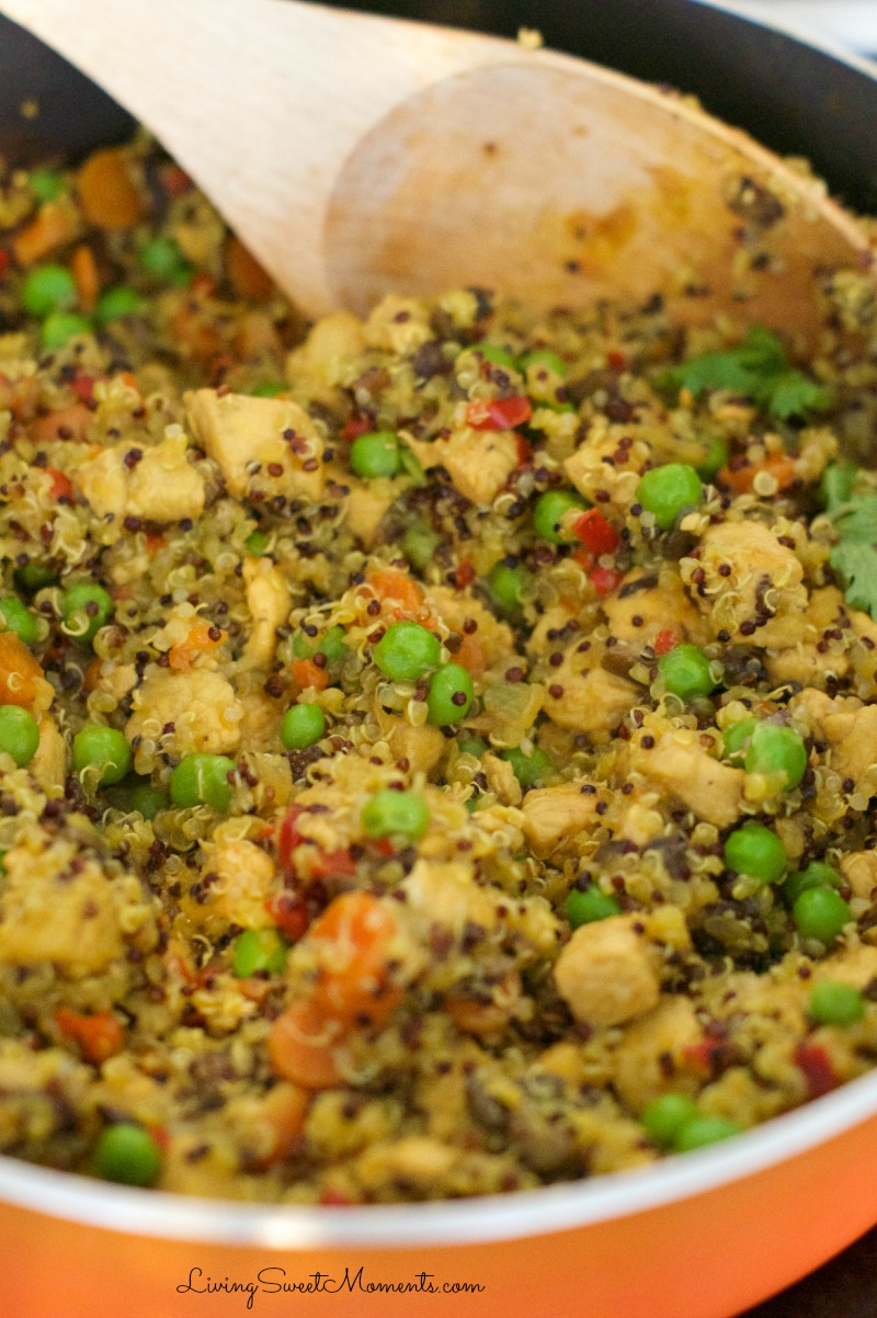 This delicious Quinoa Arroz con Pollo is the perfect one pot 30-minute weeknight dinner that is super easy to make. Enjoy this healthy latin twist tonight!