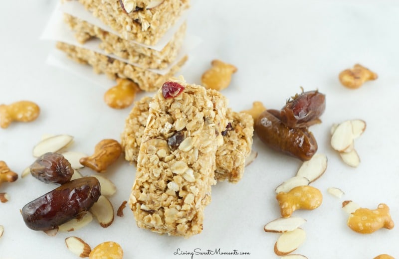 These chewy no bake Sweet And Salty Granola Bars are made with dried fruit, nuts and pretzel pieces. Perfect snack for kids and adults alike! 