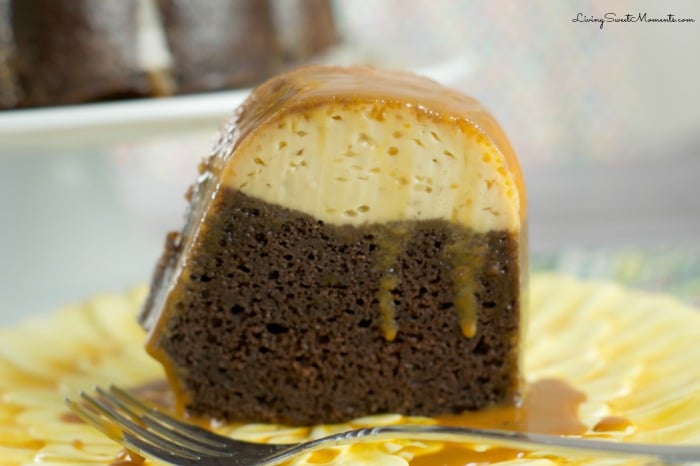 Chocoflan Cake - this easy latin cake is moist and delicious. A combination of flan and chocolate cake with a drizzle of caramel sauce. Perfect dessert. 