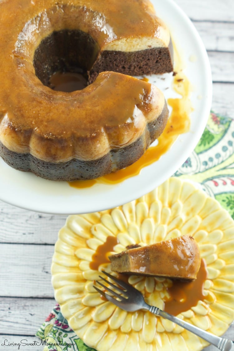 Chocoflan Cake - this easy latin cake is moist and delicious. A combination of flan and chocolate cake with a drizzle of caramel sauce. Perfect dessert. 