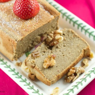 Healthy Banana Oatmeal Bread - this delicious bread is made in the blender without flour or refined sugar. Enjoy a slice for breakfast or as a snack. Yum!