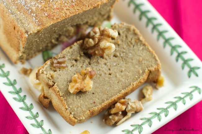 Healthy Banana Oatmeal Bread - this delicious bread is made in the blender without flour or refined sugar. Enjoy a slice for breakfast or as a snack. Yum! 
