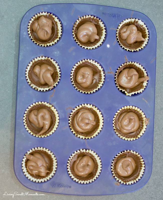 Hazelnut Chocolate Cups - A Copycat Reese's cups but instead of using peanut butter, they are filled with a delicious Nutella cream. Easy and delicious! yum