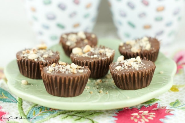 Hazelnut Chocolate Cups - A Copycat Reese's cups but instead of using peanut butter, they are filled with a delicious Nutella cream. Easy and delicious! yum