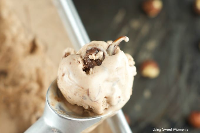 No Churn Nutella Ice Cream - Only 4 simple ingredients are needed to make this delicious ice Cream with swirls of Nutella in every bite. Perfect for summer. 