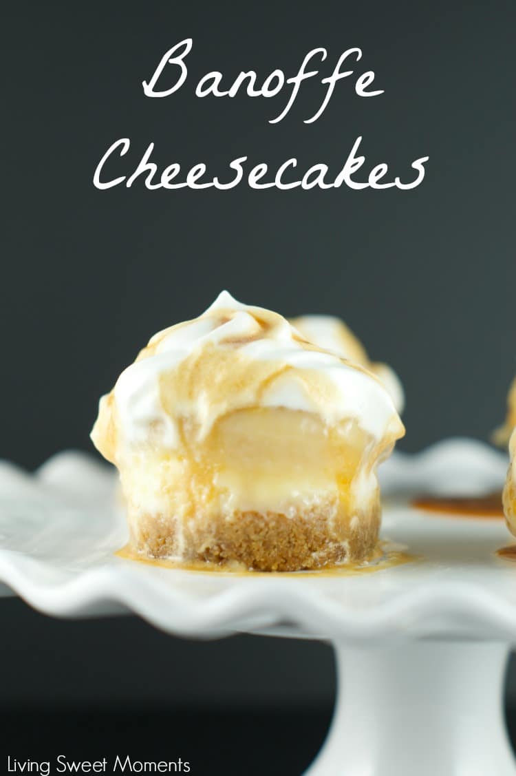 Banoffee Cheesecake- Delicious mini cheesecakes with banana, homemade toffee and whipped cream. A tasty british dessert with an american flair. YUM Dessert