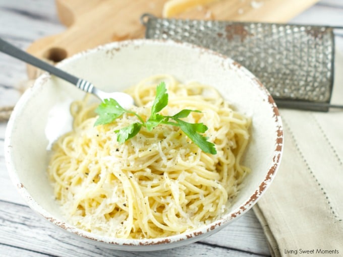 Cacio E Pepe Pasta - Only 5 ingredients needed to make this delicious pasta tossed with fresh pepper and pecorino and parmigiano cheeses. Have dinner on the table in 15 minutes or less. 