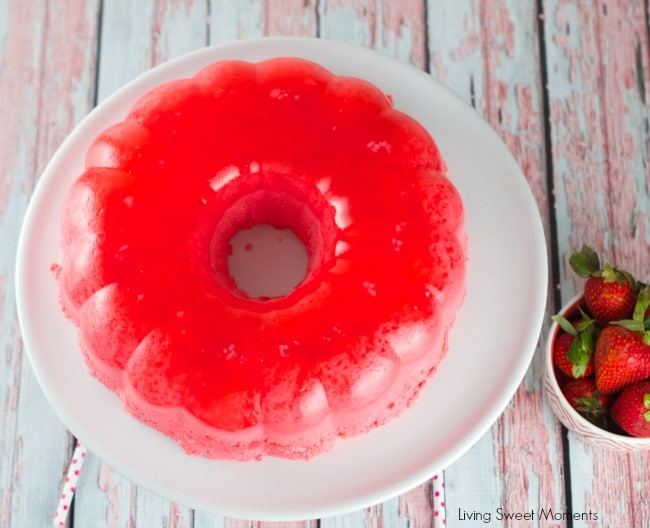 Magic Strawberry Jell0 Cake - Only 5 ingredients. this easy no-bake summer cake magically creates 3 layers of flavors that your family will love. Super yum