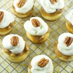 Pecan Praline Mini Cheesecakes - this is the best cheesecake recipe ever! these vanilla cheesecake bites are topped with pecan praline and chantilly cream.