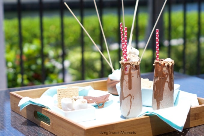 s'mores shakes - Delicious Chocolate shakes with marshmallows and graham crackers topped with toasted marshmallows. Perfect for summer outdoor entertaining.