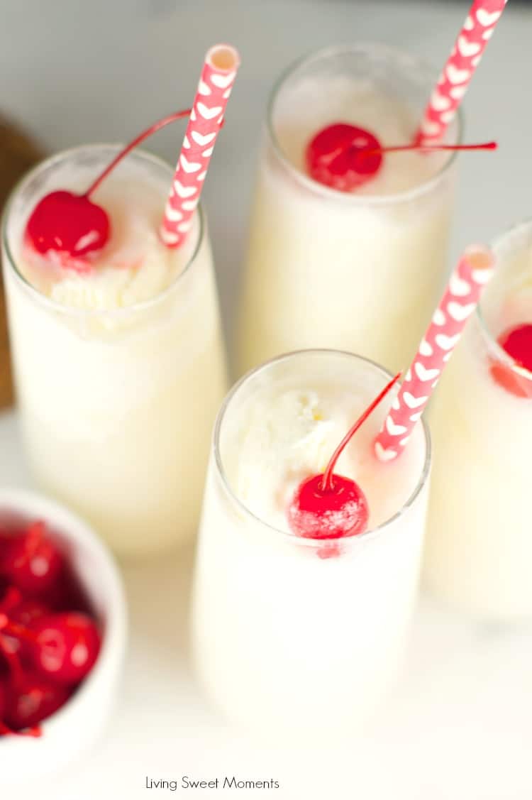 Pina Colada Floats : delicious and refreshing pina colada floats made only with 4 ingredients. Perfect summer dessert that can be enjoyed by everybody. Yum!