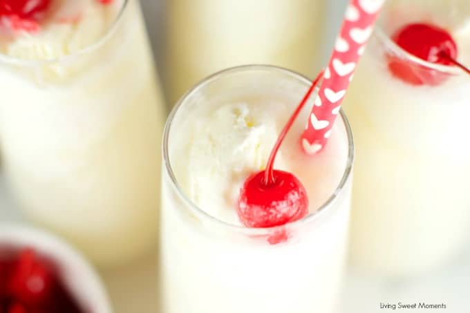 Pina Colada Floats : delicious and refreshing pina colada floats made only with 4 ingredients. Perfect summer dessert that can be enjoyed by everybody. Yum!