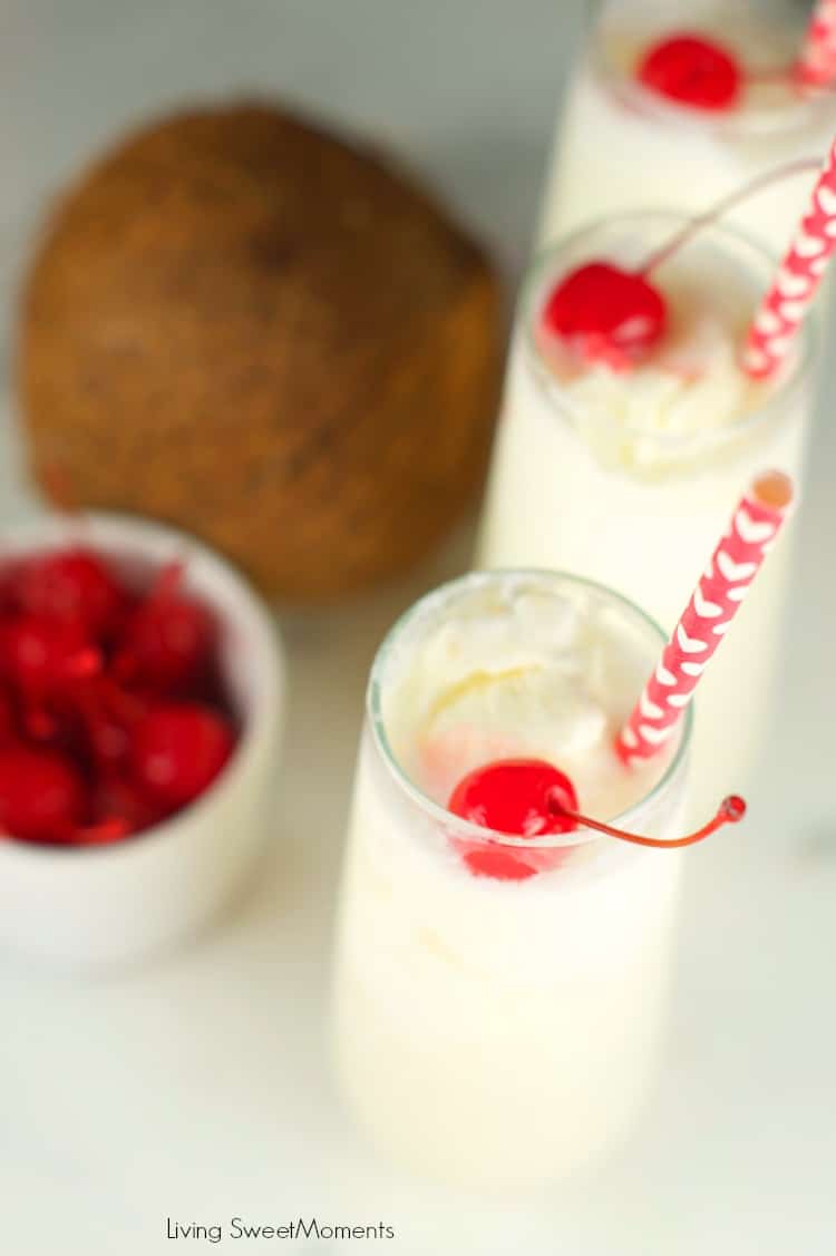 Pina Colada Floats : delicious and refreshing pina colada floats made only with 4 ingredients. Perfect summer dessert that can be enjoyed by everybody. Yum!