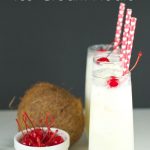 Pina Colada Floats : delicious and refreshing pina colada floats made only with 4 ingredients. Perfect summer dessert that can be enjoyed by everybody. Yum!