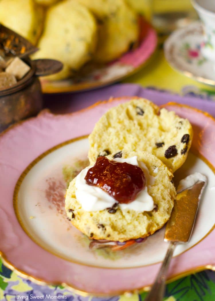 Classic English Scones - this british dessert is made with currants in a delicate pastry that's perfect for tea time. Top them with clotted cream and jam. More on www.livingsweetmoments.com