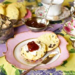 Classic English Scones - this british dessert is made with currants in a delicate pastry that's perfect for tea time. Top them with clotted cream and jam. More on www.livingsweetmoments.com