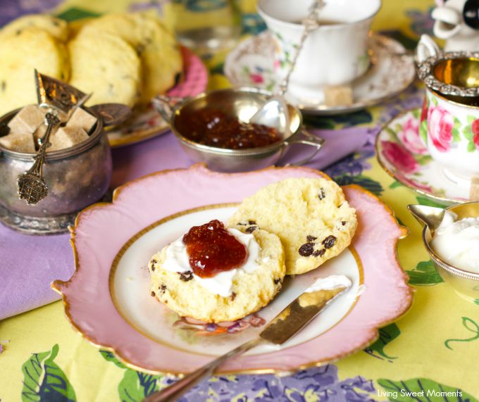 Classic English Scones - this british dessert is made with currants in a delicate pastry that's perfect for tea time. Top them with clotted cream and jam. More on www.livingsweetmoments.com