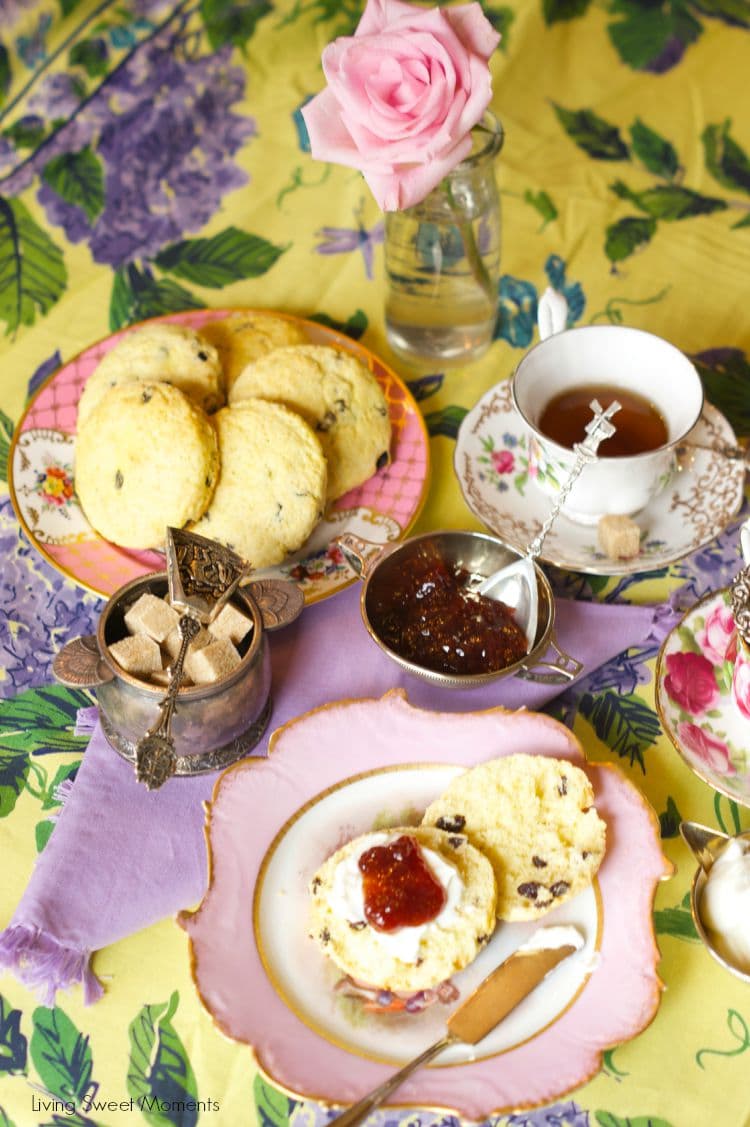 Classic English Scones - this british dessert is made with currants in a delicate pastry that's perfect for tea time. Top them with clotted cream and jam. More on www.livingsweetmoments.com