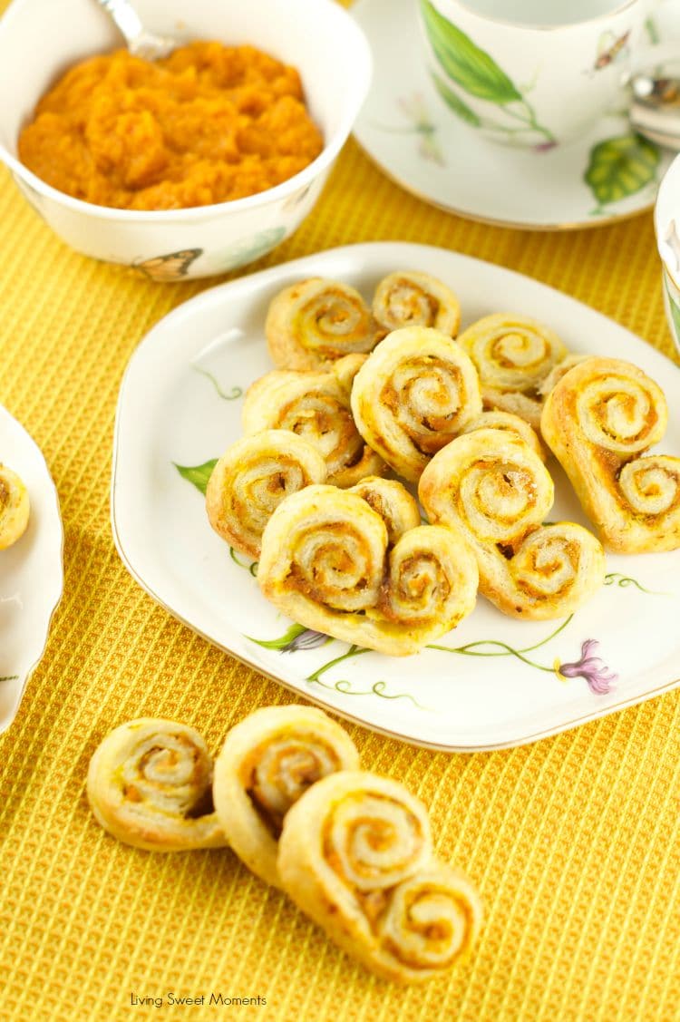 Pumpkin Palmiers: delicious crispy cookies filled with pumpkin and spice. Perfect treat and dessert for the fall. Only 4 ingredients needed! Easy and quick!