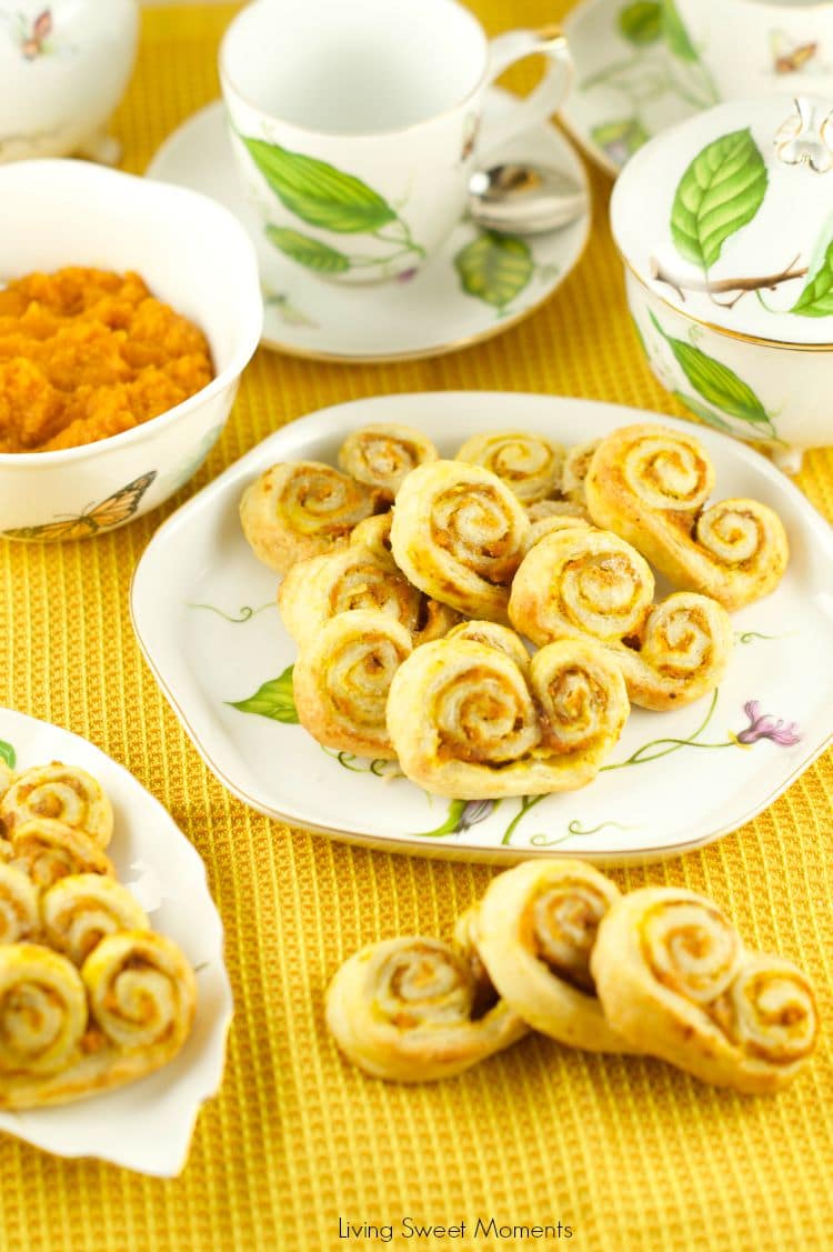 Pumpkin Palmiers: delicious crispy cookies filled with pumpkin and spice. Perfect treat and dessert for the fall. Only 4 ingredients needed! Easy and quick!