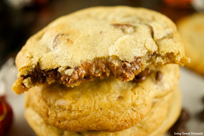 Truffle Stuffed Chocolate Chip Cookies - these chewy chocolate chip cookies are ooey gooey and stuffed with a chocolate truffle. The best cookie recipe! Yum