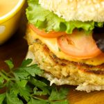 Tuna Burgers With Roasted Pepper Tartar Sauce: the perfect healthy quick weeknight dinner idea for the whole family. Low fat, tasty and easy to make