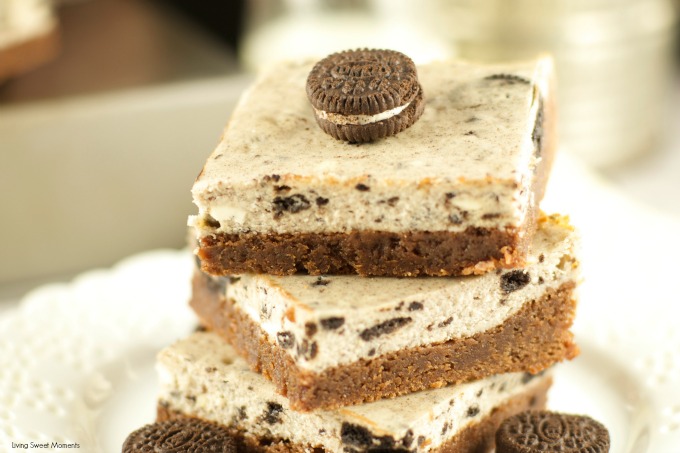 Oreo Cheesecake Brownie Bars - delicious bars with a fudgy brownie bottom topped with a creamy oreo cheesecake. The perfect dessert for any occasion. Yummy!