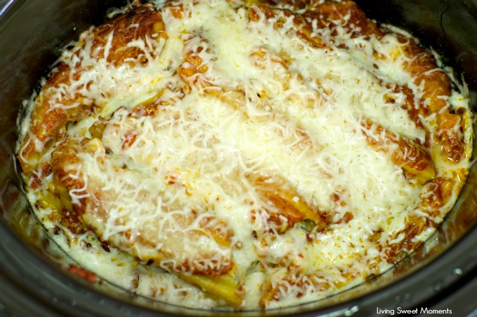 Crock Pot No Cook Manicotti - delicious ricotta spinach manicotti made in the slow cooker! A perfect easy vegetarian dinner idea that preps in no time. Yum! 
