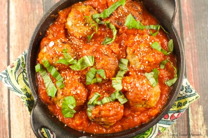 Turkey Meatballs With Tomato Sauce - these easy meatballs are baked and not fried. Served with a homemade light tomato sauce. The perfect 30 minute meal.