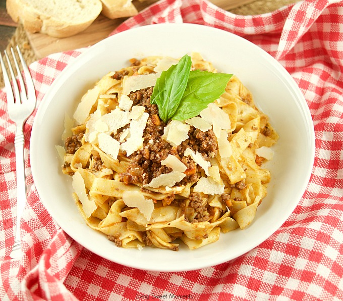 This easy Bolognese Sauce Recipe tastes amazing and is perfect to serve with pasta, lasagna, etc. A truly authentic Italian flavor. Can be frozen too!