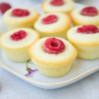 Financiers Recipe - this delicate french almond cake is flavored with browned butter and is super easy to make. The perfect dessert to enjoy with tea.
