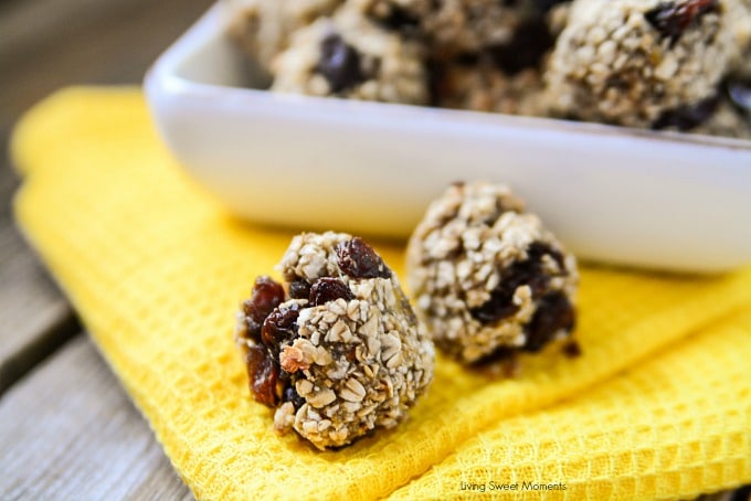 These delicious Raisin Banana Oatmeal Bites require only 4 ingredients and are made without any added sugar. The perfect healthy snack for kids and adults.