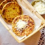 Prepare these easy and delicious Plantain Arepas. Crispy on the outside, soft on the inside, with a touch little sweetnes. Serve with shredded cheese.