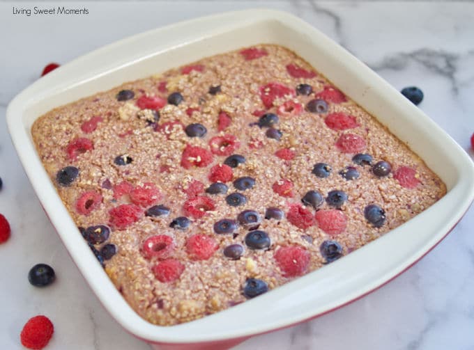 A delicious comforting breakfast that will keep energized all day! this amazing Baked Oatmeal with berries made with walnut and citrus zest