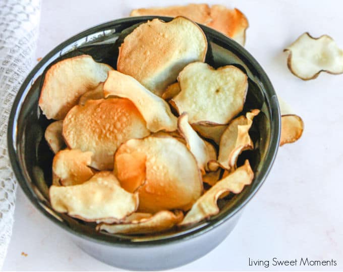 These delicious baked sunchoke chips are crunchy, healthy, and super easy to make! They are perfect as a snack on the go or as a side-dish