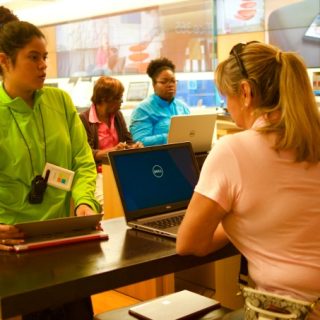 Learn the ins and out of the amazing new Windows 10 for free! Just make an appointment in the store and their experts will teach you everything.