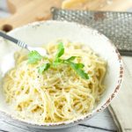 Cacio E Pepe Pasta - Only 5 ingredients needed to make this delicious pasta tossed with fresh pepper and pecorino and parmigiano cheeses. Have dinner on the table in 15 minutes or less.