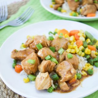 Instant Pot Orange Chicken - this delicious instant pot chicken recipe is ready in 15 minutes or less and is perfect for a quick weeknight dinner idea.