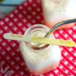 Mango Strawberry Smoothie: delicious fruit smoothie made with frozen fruit bars, fresh fruit and milk. Perfect for the lunchbox or as an afternoon snack.