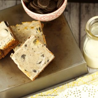 Oreo Cheesecake Brownie Bars - delicious bars with a fudgy brownie bottom topped with a creamy oreo cheesecake. The perfect dessert for any occasion. Yummy!
